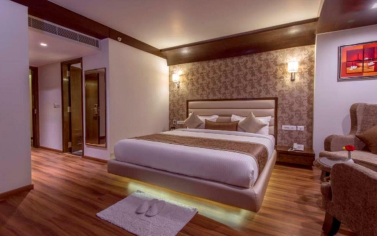 Hotel Radha Nikunj Residency Jaipur Exteriör bild